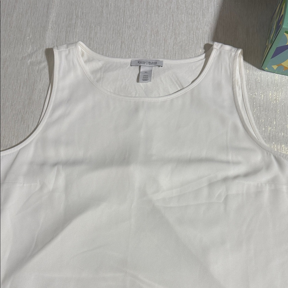 White House Black Market Cream Sleeveless Top - Picture 8 of 11